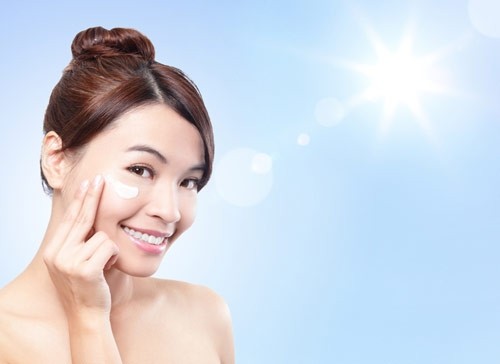 Tầm quan trọng của bôi kem chống nắng, cách dùng sao cho phát huy hết hiệu quả - Ảnh 1 Tầm quan trọng của bôi kem chống nắng, cách dùng sao cho phát huy hết hiệu quả - Ảnh 1