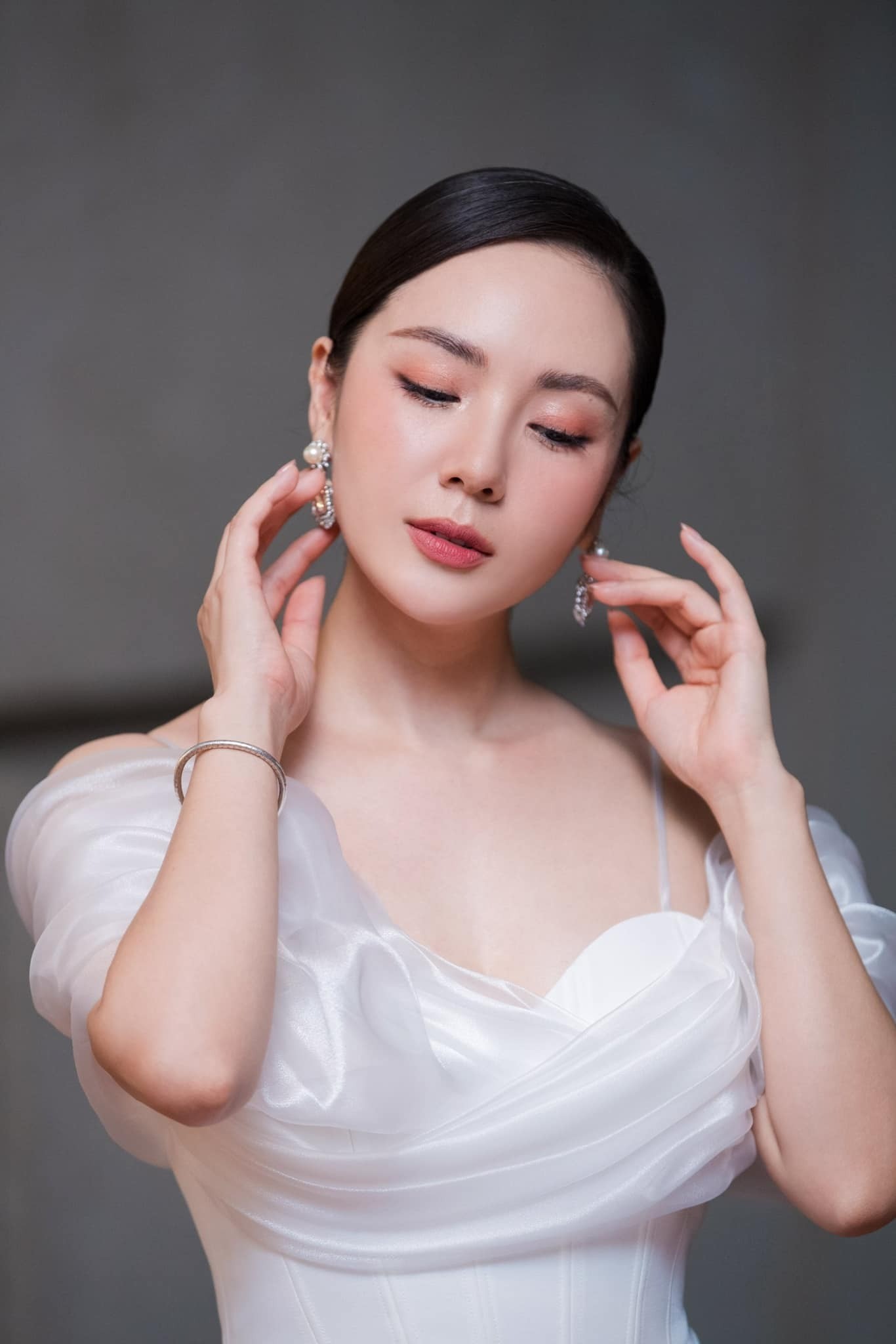 Hiện tại, Phương Linh đang hạnh phúc bên người yêu. Song cô chưa công khai danh tính (Ảnh: FBNV)