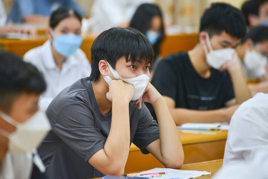Nhiều trường đại học đồng loạt dự kiến tăng học phí năm học 2023 – 2024 khiến nhiều sinh viên lo lắng. Ảnh minh họa.