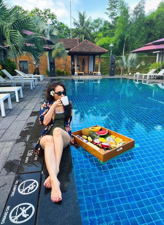 Loạt ảnh tại hồ bơi của Bảo Thanh khiến nhiều người chú ý (Ảnh: FBNV) Loạt ảnh tại hồ bơi của Bảo Thanh khiến nhiều người chú ý (Ảnh: FBNV)