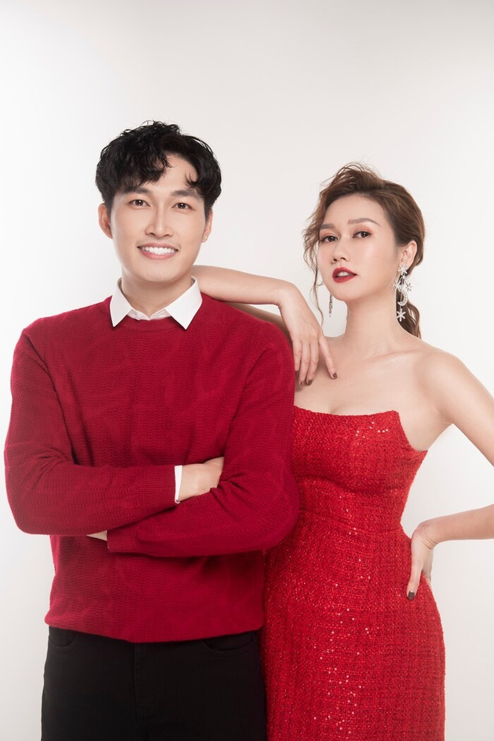 Hương Giang - Đình Tú từng là cặp đôi ngọt ngào, hạnh phúc (Ảnh: FBNV) Hương Giang - Đình Tú từng là cặp đôi ngọt ngào, hạnh phúc (Ảnh: FBNV)