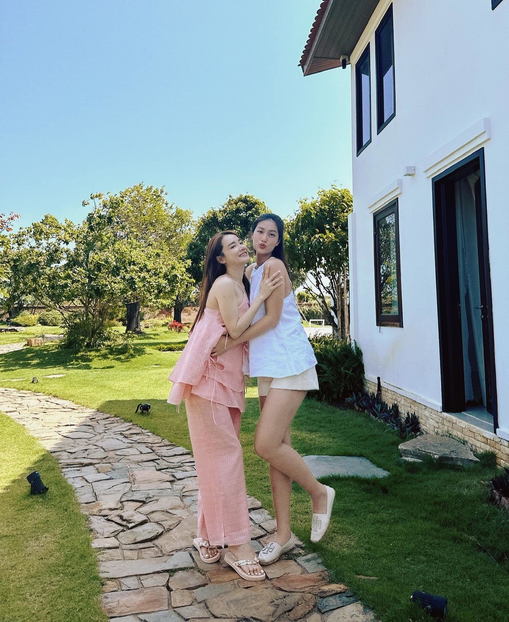 Thiên Ân - Nhã Phương trở nên thân thiết sau khi cùng tham gia 'Sao nhập ngũ' (Ảnh: FBNV)