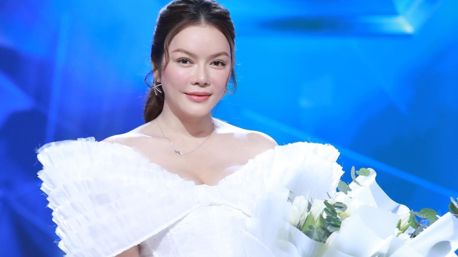 Lần hiếm hoi Lý Nhã Kỳ hé lộ bí quyết kiếm tiền (Ảnh: FBNV)