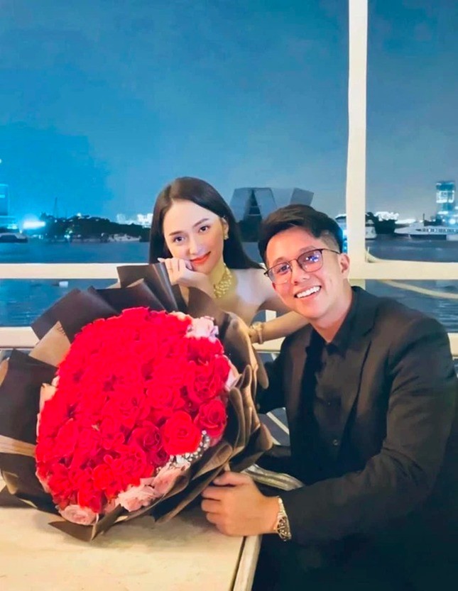Thực hư chuyện Matt Liu - người yêu cũ Hương Giang kết hôn: 1 chi tiết dấy nghi vấn - Ảnh 1 Thực hư chuyện Matt Liu - người yêu cũ Hương Giang kết hôn: 1 chi tiết dấy nghi vấn - Ảnh 1