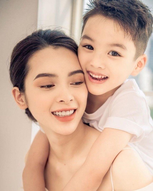 Quỳnh Lương và con trai (Ảnh: FBNV) Quỳnh Lương và con trai (Ảnh: FBNV)