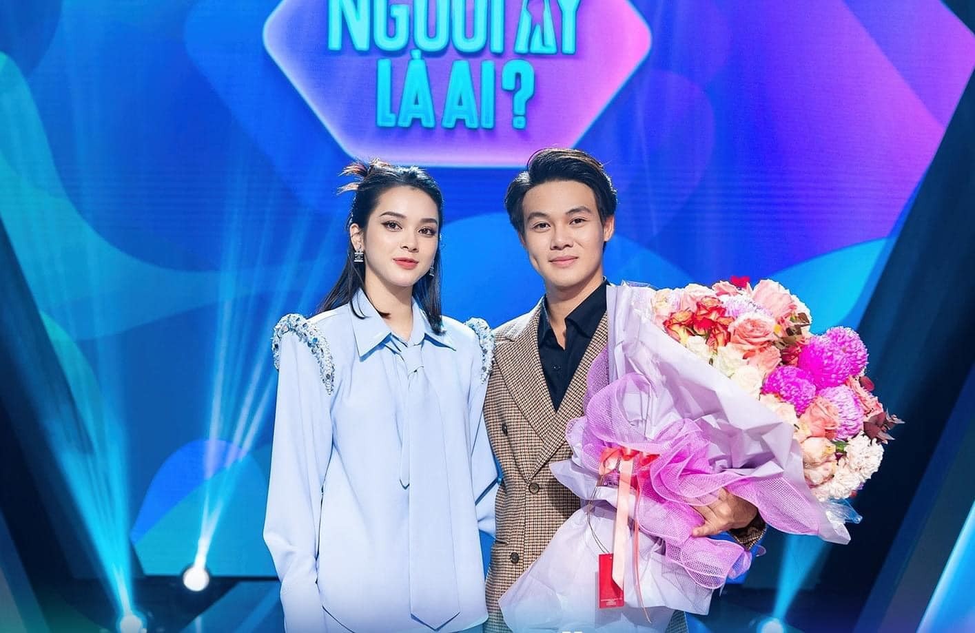 Quỳnh Lương - Tiến Phát kết đôi trong 'Người ấy là ai' (Ảnh: NSX) Quỳnh Lương - Tiến Phát kết đôi trong 'Người ấy là ai' (Ảnh: NSX)