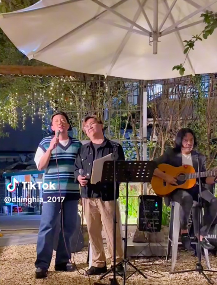MC Đại Nghĩa - Trấn Thành cùng song ca (Ảnh: Chụp màn hình) MC Đại Nghĩa - Trấn Thành cùng song ca (Ảnh: Chụp màn hình)