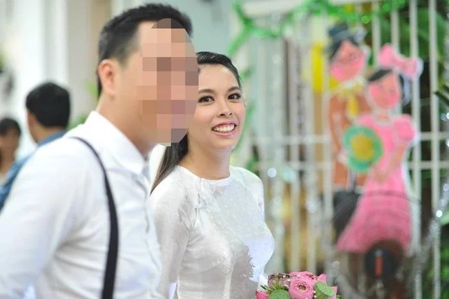 Ngọc Mai từng bị nghi ngờ đã kết hôn trước khi đến với Quốc Nghiệp (Ảnh: Internet) Ngọc Mai từng bị nghi ngờ đã kết hôn trước khi đến với Quốc Nghiệp (Ảnh: Internet)