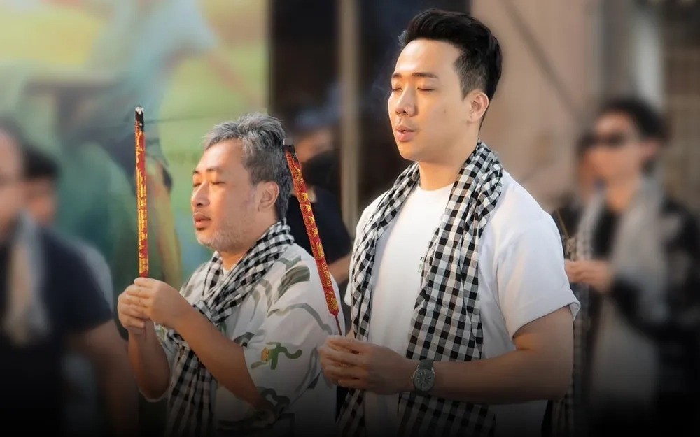 Trấn Thành vừa là diễn viên kiêm đầu tư, sản xuất cho phim 'Đất rừng phương Nam' (Ảnh: FBNV) Trấn Thành vừa là diễn viên kiêm đầu tư, sản xuất cho phim 'Đất rừng phương Nam' (Ảnh: FBNV)