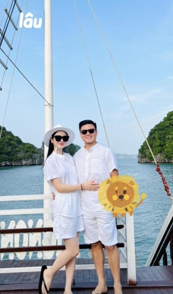 Quang Hải - Chu Thanh Huyền được cho là 1 cặp đôi (Ảnh: FBNV) Quang Hải - Chu Thanh Huyền được cho là 1 cặp đôi (Ảnh: FBNV)