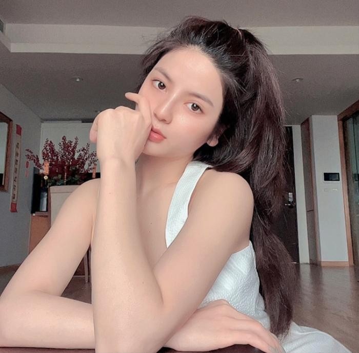 Phía người thân chia sẻ nguyên nhân dẫn đến việc Chu Thanh Huyền quyên sinh là do áp lực từ dư luận (Ảnh: FBNV) Phía người thân chia sẻ nguyên nhân dẫn đến việc Chu Thanh Huyền quyên sinh là do áp lực từ dư luận (Ảnh: FBNV)