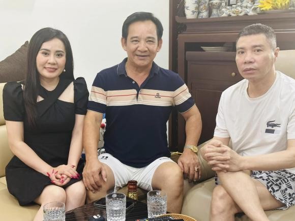 NS Quang Tèo, Hoa hậu Phan Kim Oanh tới thăm NSND Công Lý (Ảnh: FBNV) NS Quang Tèo, Hoa hậu Phan Kim Oanh tới thăm NSND Công Lý (Ảnh: FBNV)