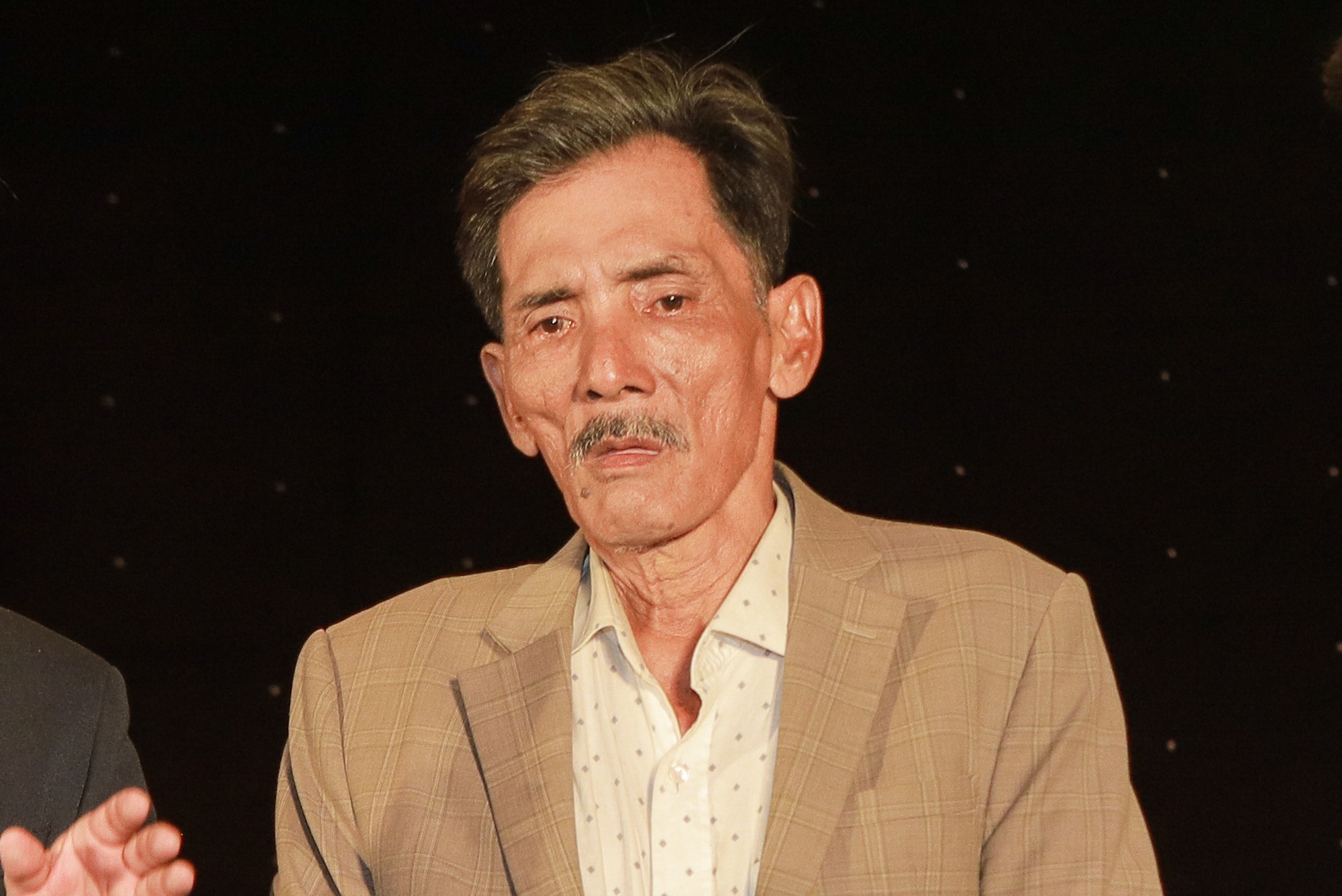 Ồn ào tiền bạc của nghệ sĩ Thương Tín khiến nhiều khán giả chú ý (Ảnh: FBNV)