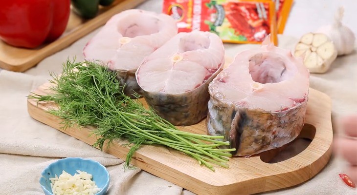 Cách làm món cá trắm sốt cà chua ngon, cực đưa cơm - Ảnh 2 Cách làm món cá trắm sốt cà chua ngon, cực đưa cơm - Ảnh 2