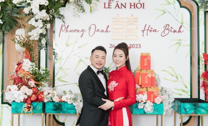 Lễ ăn hỏi của Phương Oanh - shark Bình (Ảnh: FBNV) Lễ ăn hỏi của Phương Oanh - shark Bình (Ảnh: FBNV)