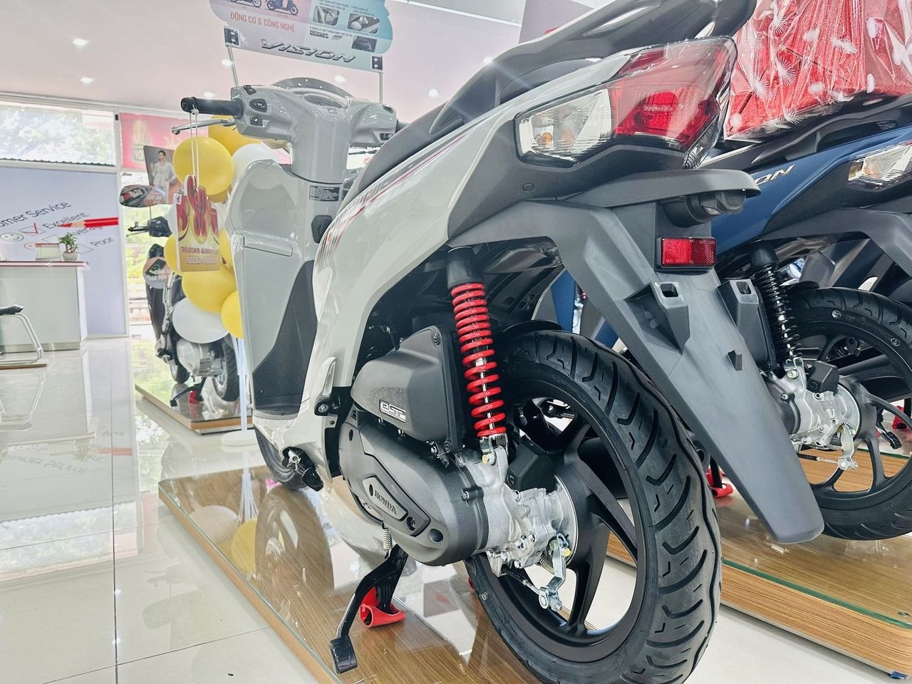 Cập nhật bảng giá tháng 8/2023 mẫu xe Honda Vision - Ảnh 4 Cập nhật bảng giá tháng 8/2023 mẫu xe Honda Vision - Ảnh 4
