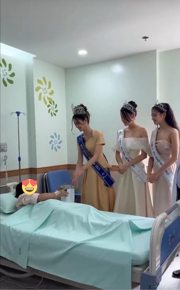 Lan truyền khoảnh khắc top 3 Miss World Vietnam tới bệnh viện 5 sao phát quà (Ảnh: Internet)