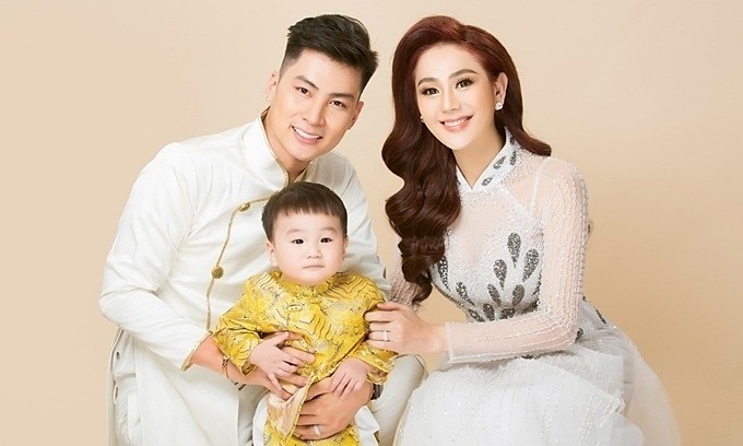 Lâm Khánh Chi - Phi Hùng từng là cặp đôi hạnh phúc (Ảnh: FBNV) Lâm Khánh Chi - Phi Hùng từng là cặp đôi hạnh phúc (Ảnh: FBNV)