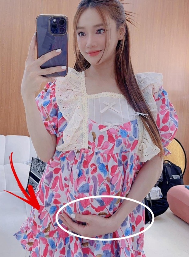 Nhã Phương khiến nhiều người lo lắng vì khá gầy khi đang mang bầu. Ảnh: FBNV Nhã Phương khiến nhiều người lo lắng vì khá gầy khi đang mang bầu. Ảnh: FBNV