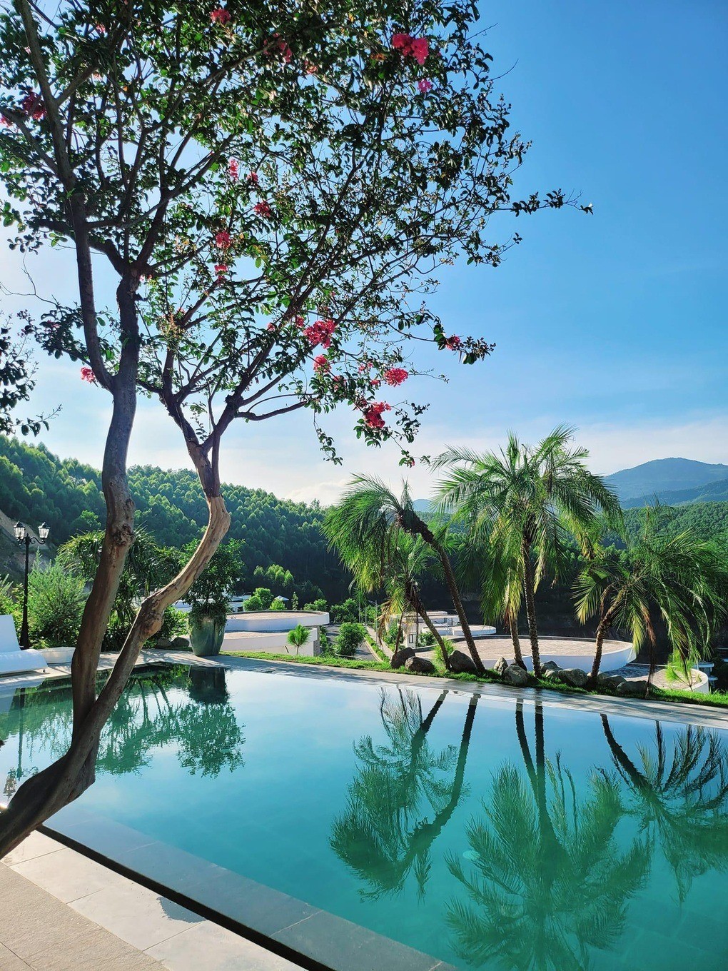 Cận cảnh căn biệt thự của Mạnh Trường - Lan Phương. Ảnh: FBNV Cận cảnh căn biệt thự của Mạnh Trường - Lan Phương. Ảnh: FBNV