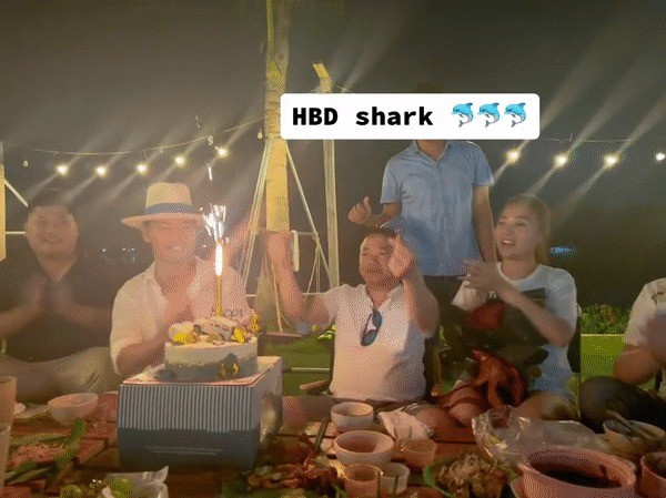 Shark Bình tổ chức sinh nhật tại 1 khu dã ngoại. Ảnh: Chụp màn hình Shark Bình tổ chức sinh nhật tại 1 khu dã ngoại. Ảnh: Chụp màn hình