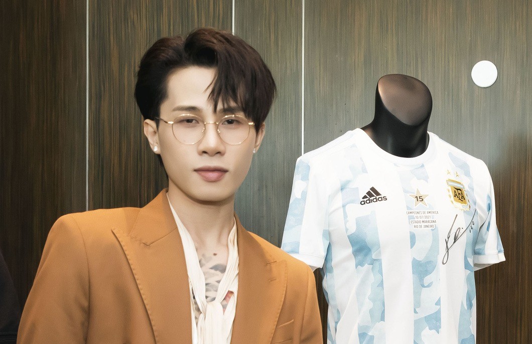 Jack công khai số tiền đưa cho người kết nối gặp Messi là hơn 5 tỉ đồng. Ảnh: FBNV