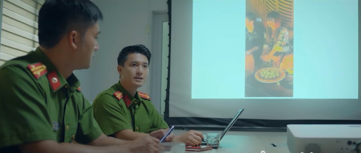 'Biệt dược đen' tập 5: Long bị nghi là kẻ ra tay với Vương, 1 chi tiết gay cấn lần đầu công bố - Ảnh 3 'Biệt dược đen' tập 5: Long bị nghi là kẻ ra tay với Vương, 1 chi tiết gay cấn lần đầu công bố - Ảnh 3