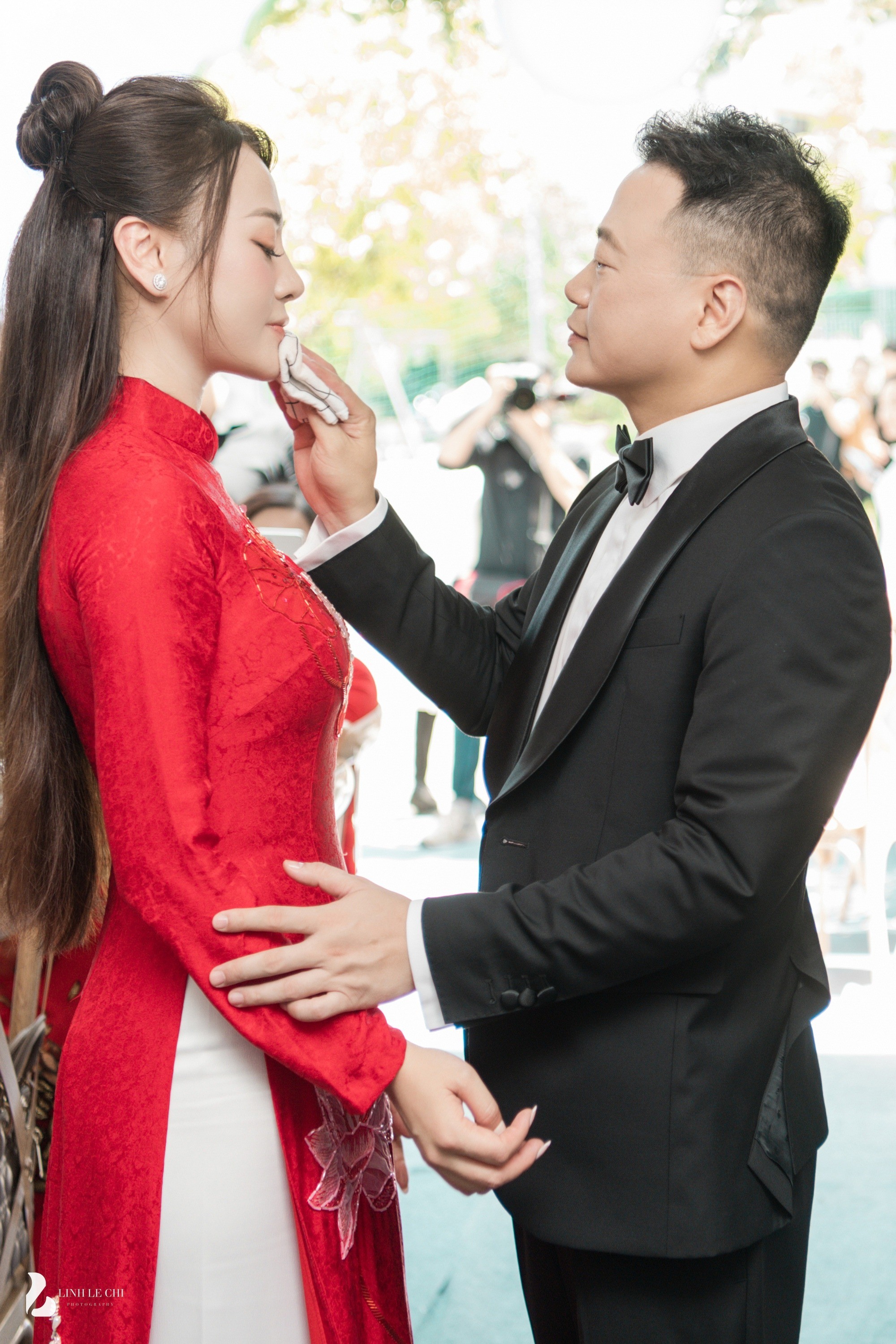 Lễ ăn hỏi của Phương Oanh - shark Bình. Ảnh: FBNV Lễ ăn hỏi của Phương Oanh - shark Bình. Ảnh: FBNV