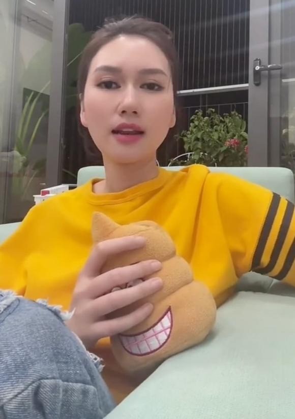 Hương Giang thẳng thắn thừa nhận: 'Tính tới bây giờ yêu cũng đếm trên đầu ngón tay'. Ảnh: Chụp màn hình Hương Giang thẳng thắn thừa nhận: 'Tính tới bây giờ yêu cũng đếm trên đầu ngón tay'. Ảnh: Chụp màn hình
