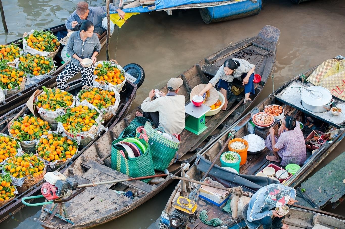 Khung cảnh mua bán nông sản trên chợ nổi Cái Răng. Ảnh: Internet Khung cảnh mua bán nông sản trên chợ nổi Cái Răng. Ảnh: Internet 