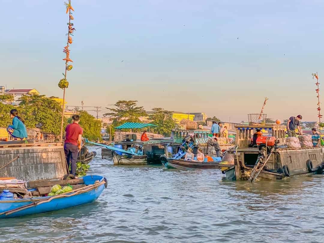 Chợ duy nhất ở Việt Nam tên gọi là bộ phận trên cơ thể, hình thức bán hàng đặc sắc không kém - Ảnh 1 Chợ duy nhất ở Việt Nam tên gọi là bộ phận trên cơ thể, hình thức bán hàng đặc sắc không kém - Ảnh 1