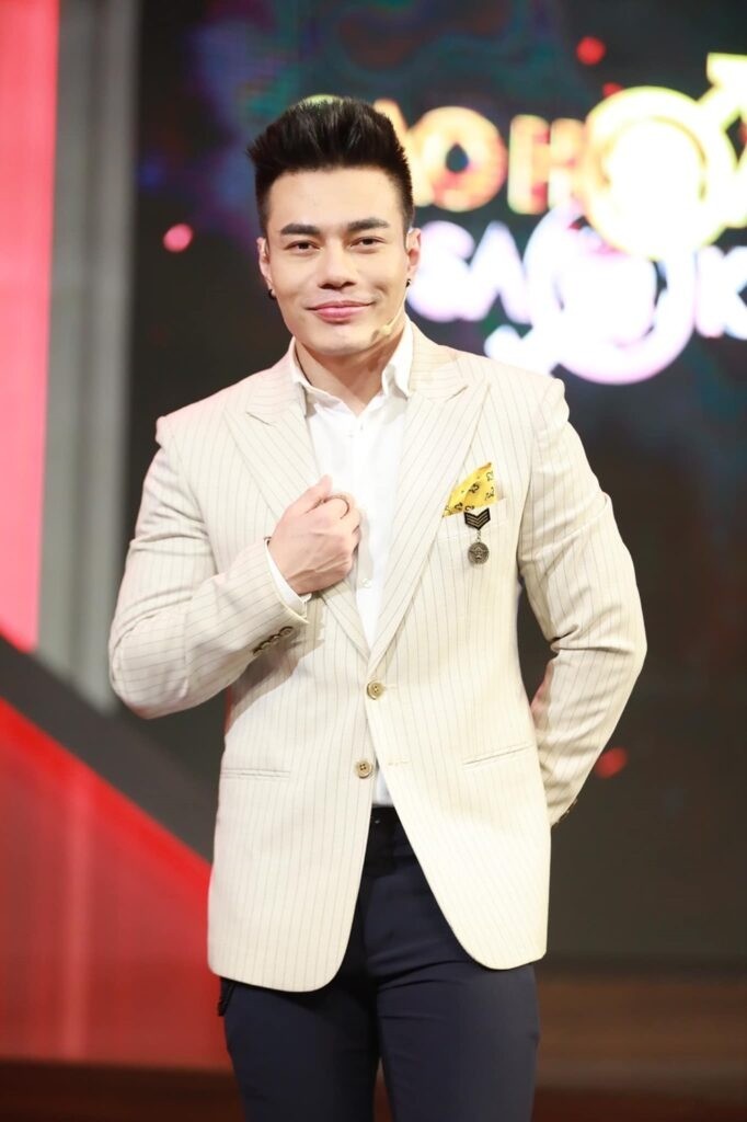 Hành động của Lê Dương Bảo Lâm khiến CDM tranh cãi. Ảnh: FBNV