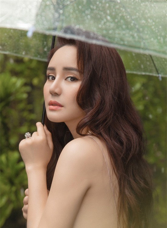 Vy Oanh là ca sĩ nhận được sự quan tâm lớn từ phía CDM. Ảnh: FBNV Vy Oanh là ca sĩ nhận được sự quan tâm lớn từ phía CDM. Ảnh: FBNV