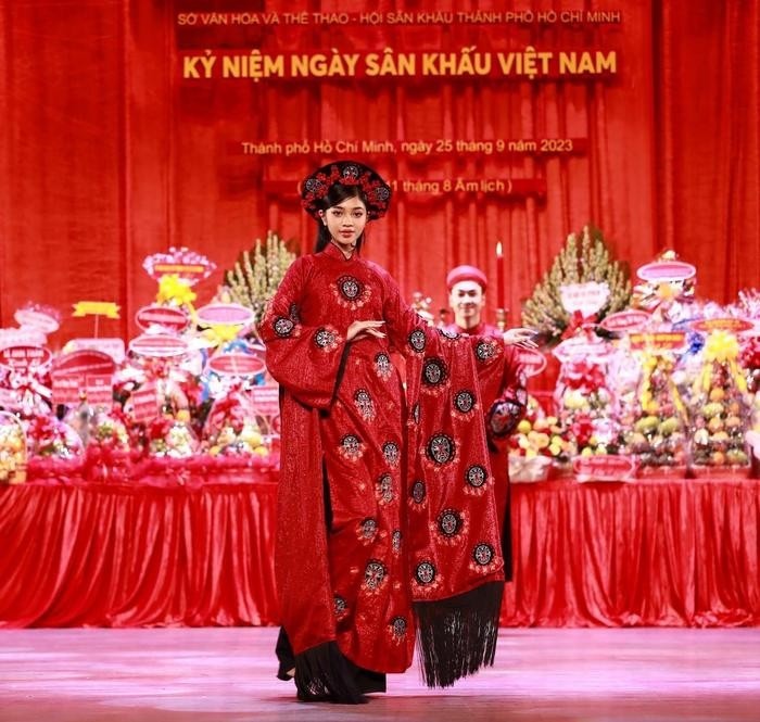 Nghệ sĩ Việt tề tựu trong ngày giỗ Tổ nghề. Ảnh: FBNV Nghệ sĩ Việt tề tựu trong ngày giỗ Tổ nghề. Ảnh: FBNV