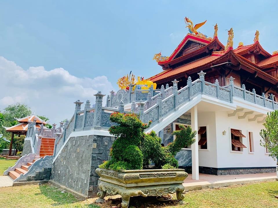 Vì sao nghệ sĩ Hoài Linh làm lễ kín đáo tại nhà thờ Tổ 100 tỷ, không mở cửa tự do? - Ảnh 2