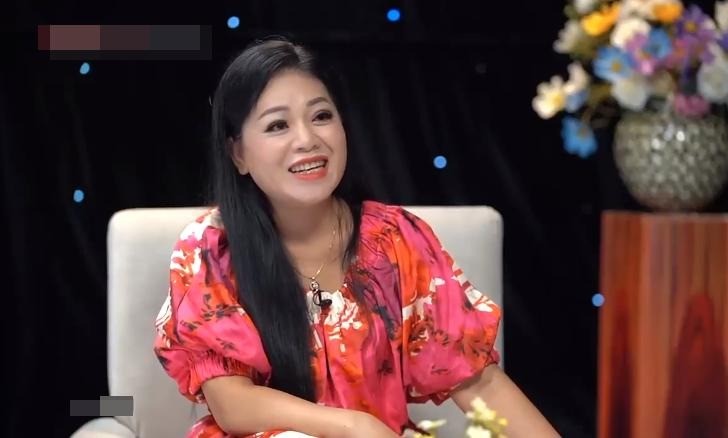 Ca sĩ Anh Thơ chia sẻ trong chương trình Lời tự sự. Ảnh: Chụp màn hình Ca sĩ Anh Thơ chia sẻ trong chương trình Lời tự sự. Ảnh: Chụp màn hình