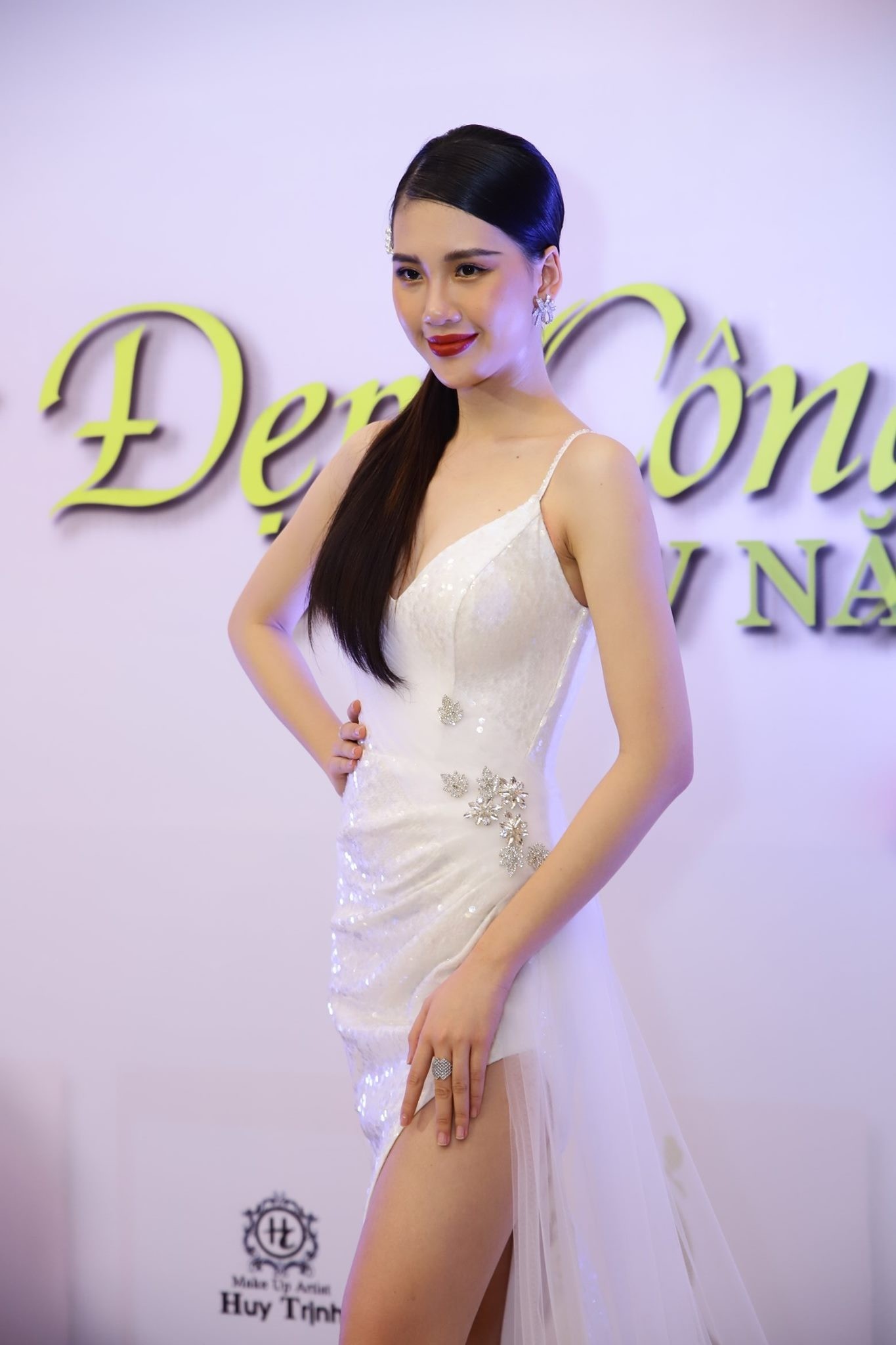 Hoa hậu Bùi Quỳnh Hoa nói lý do trả lời 'thắng không kiêu bại không chảnh' trong phần ứng xử - Ảnh 1