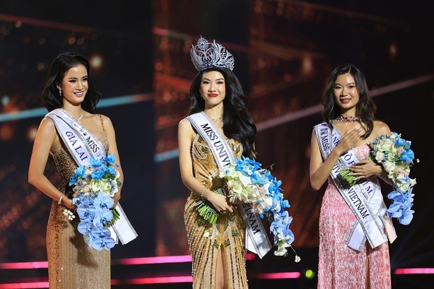Khoảnh khắc đăng quang của Miss Universe Vietnam 2023 Bùi Quỳnh Hoa. Ảnh: Chụp màn hình