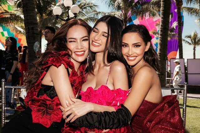 Lê Hoàng Phương nhận được sự yêu mến lớn của các bạn thi. Ảnh: BTC