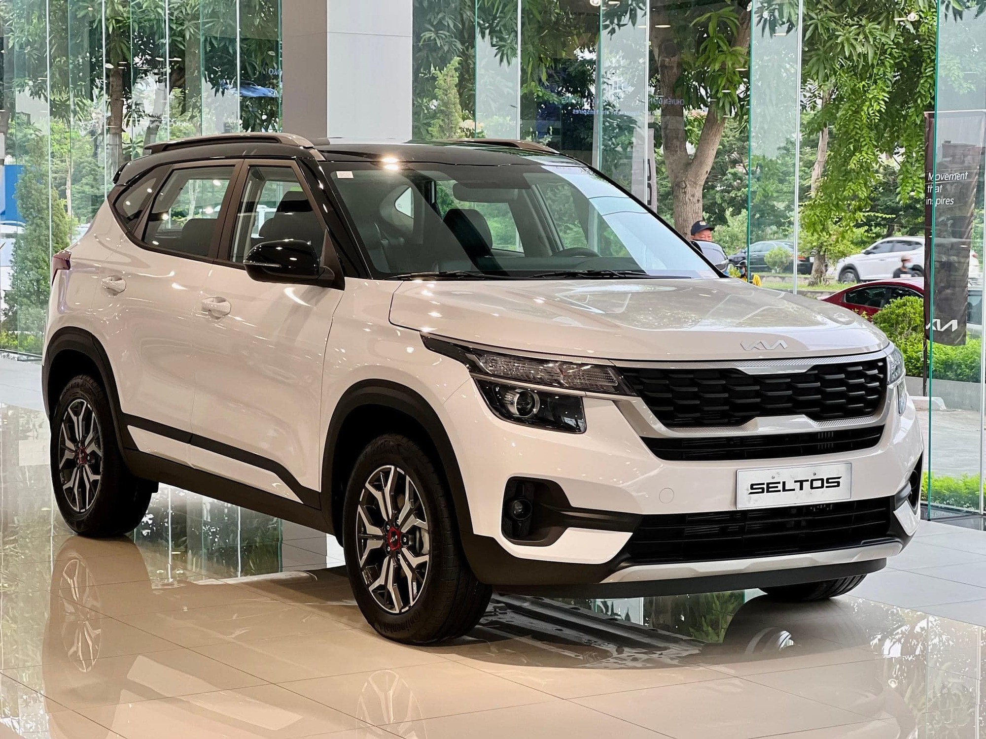 Toyota Veloz Cross giá hơn 600 triệu, điểm mặt thêm 4 mẫu xe cùng 'cửa tiền' nhưng trang bị và thiết kế 'xịn mịn' - Ảnh 4 Toyota Veloz Cross giá hơn 600 triệu, điểm mặt thêm 4 mẫu xe cùng 'cửa tiền' nhưng trang bị và thiết kế 'xịn mịn' - Ảnh 4