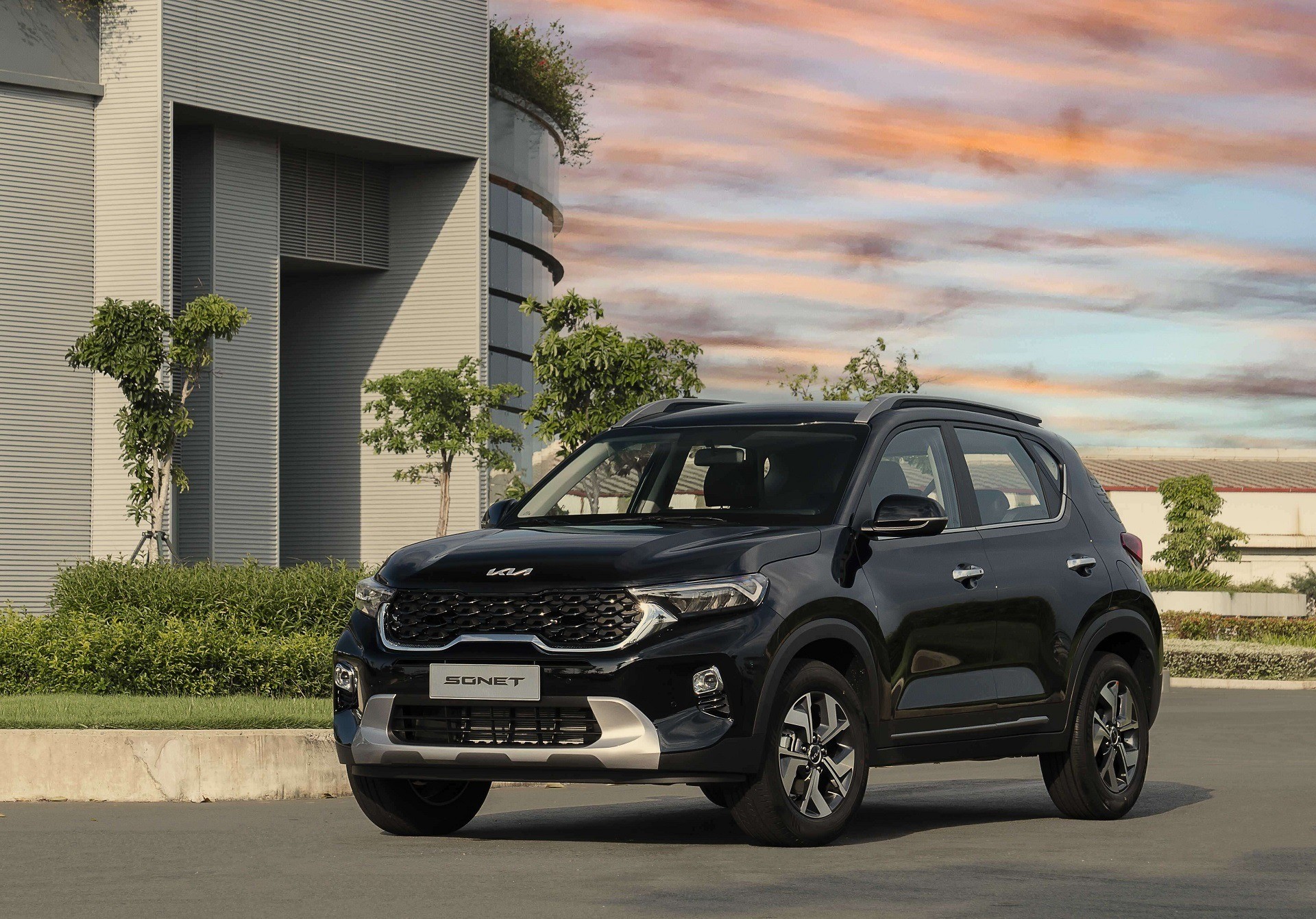KIA Sonet: Mẫu ô tô được gia đình Việt yêu thích, giá chỉ từ 519 triệu đồng - Ảnh 4 KIA Sonet: Mẫu ô tô được gia đình Việt yêu thích, giá chỉ từ 519 triệu đồng - Ảnh 4