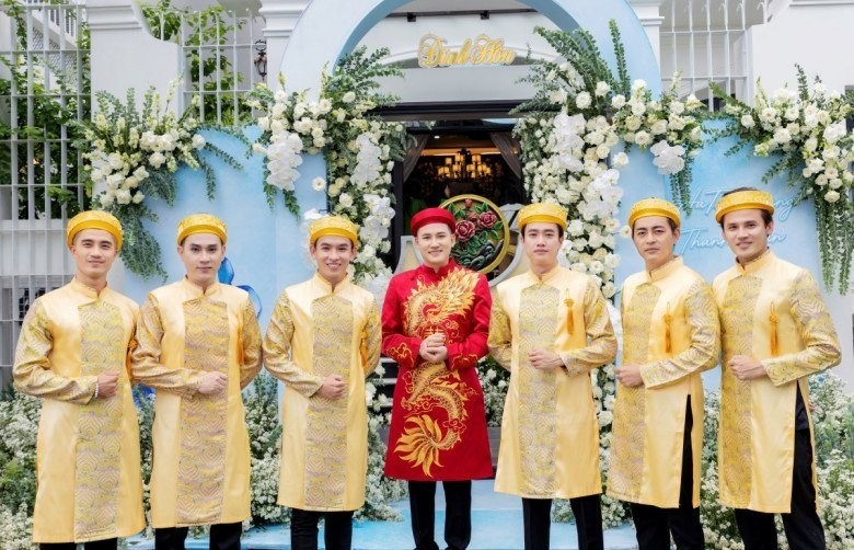 Hà Trí Quang cùng dàn bê tráp là những ngôi sao quen mặt trong showbiz Việt. Ảnh: FBNV Hà Trí Quang cùng dàn bê tráp là những ngôi sao quen mặt trong showbiz Việt. Ảnh: FBNV