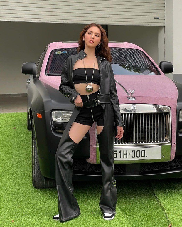 Ngọc Trinh suốt thời gian hoạt động trong showbiz Việt liên tục vướng phải những thị phi. Ảnh: FBNV Ngọc Trinh suốt thời gian hoạt động trong showbiz Việt liên tục vướng phải những thị phi. Ảnh: FBNV