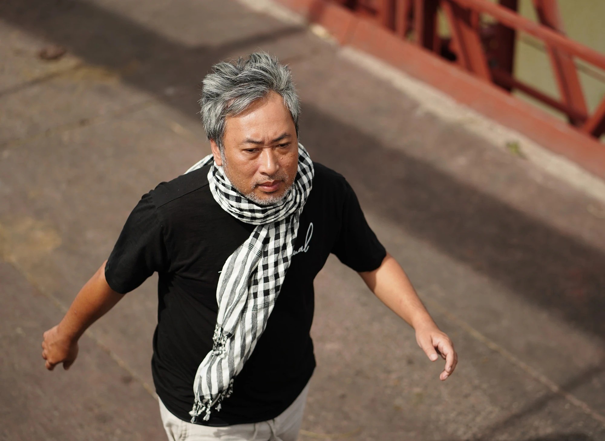 Đạo diễn Nguyễn Quang Dũng cho rằng, nhiều người chưa xem 'Đất rừng phương Nam' đã thóa mạ bộ phim. Ảnh: FBNV