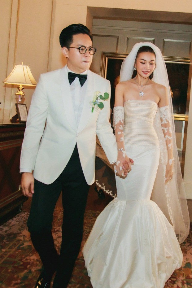 Thanh Hằng và chồng nhạc trưởng trong hôn lễ. Ảnh: FBNV Thanh Hằng và chồng nhạc trưởng trong hôn lễ. Ảnh: FBNV
