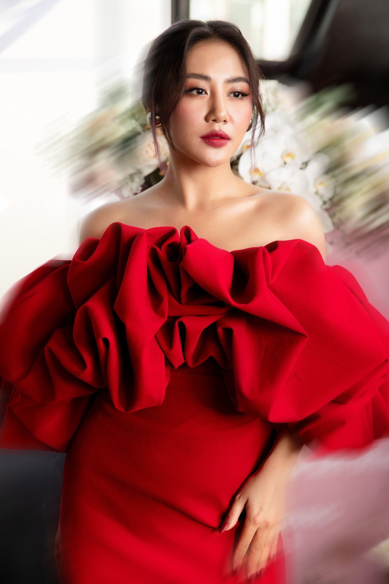 Thời gian gần đây, Văn Mai Hương tích cực ra mắt các sản phẩm âm nhạc mới. Ảnh: FBNV