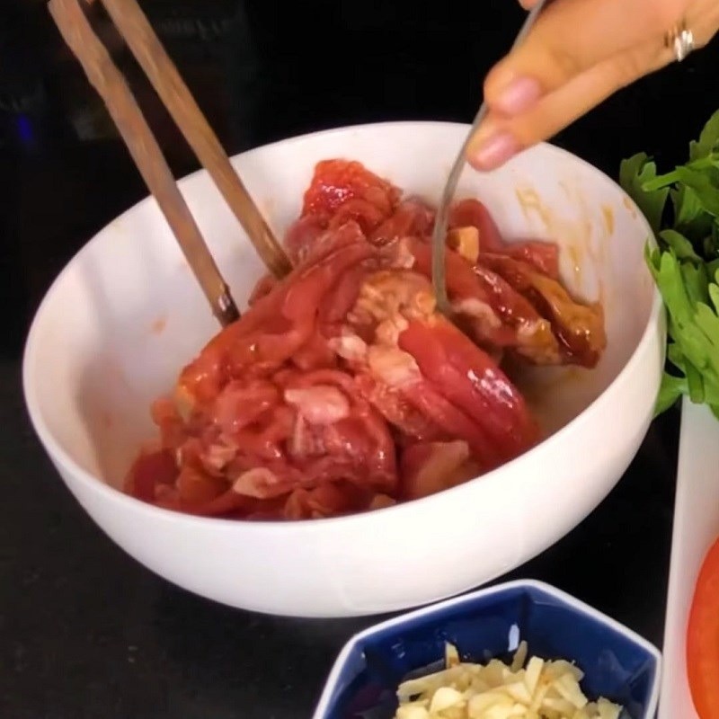 Gió mùa Thu lành lạnh, thưởng thức món thịt bò xào cần tây: Nhớ phải cho thứ gia vị rẻ tiền này vào, ăn vừa ngon lại bồ - Ảnh 1