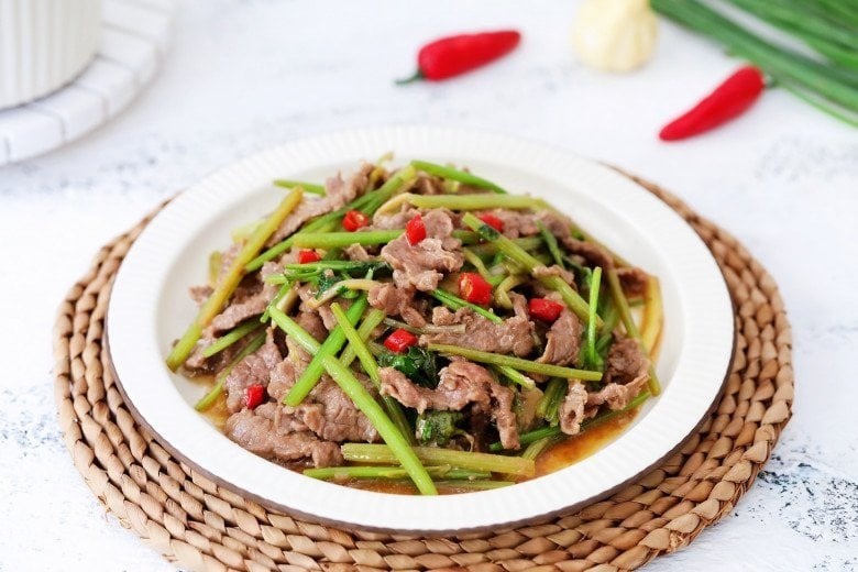 Món bò xào cần tây 