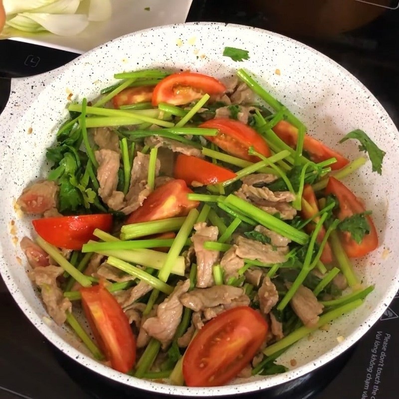 Gió mùa Thu lành lạnh, thưởng thức món thịt bò xào cần tây: Nhớ phải cho thứ gia vị rẻ tiền này vào, ăn vừa ngon lại bồ - Ảnh 2