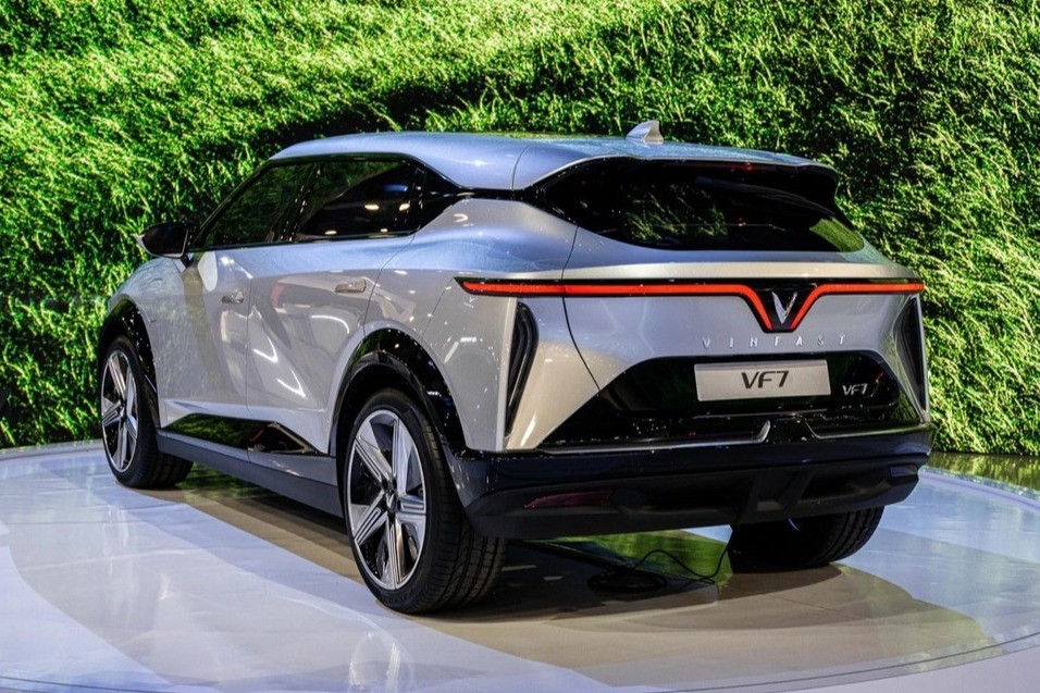 VinFast VF 7 - mẫu xe tạo nên nhiều khác biệt sắp trình làng - Ảnh 2